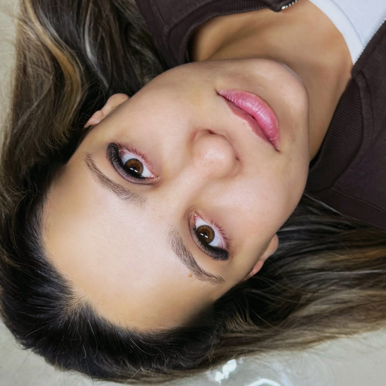 Trabalho de sobrancelhas realizado em cliente